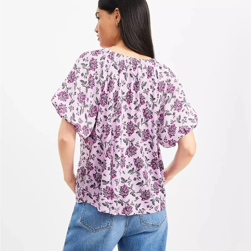 NWT  LOFT  Pink & Purple Floral Mixed Media V-Neck Top - XS - Picture 3 of 7